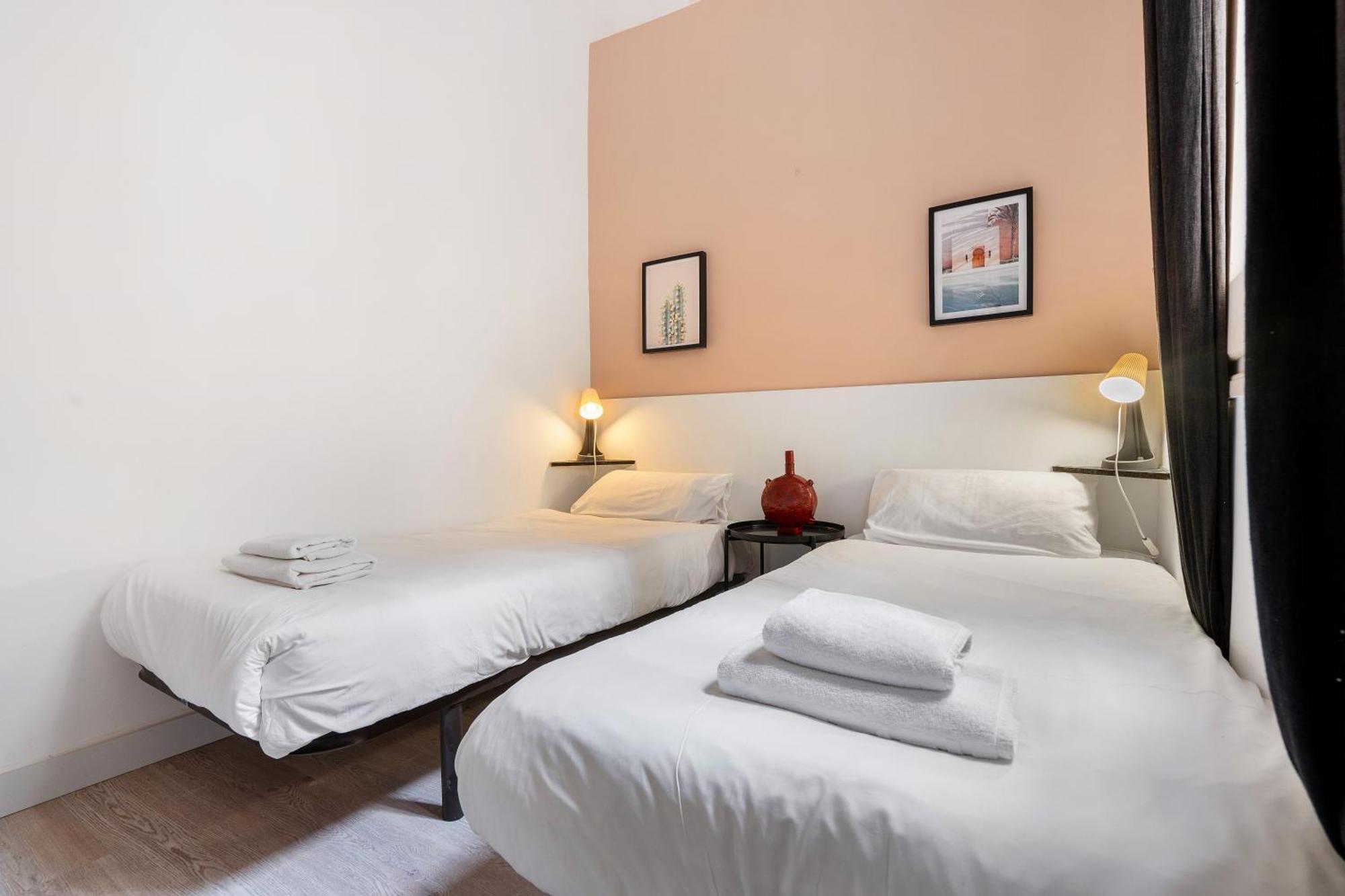 Fridays Flats Retro Chic In Poble Sec Apartment Barcelona Exterior photo
